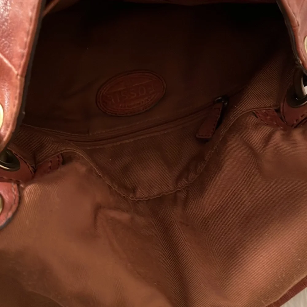 SOLD- Fossil brown leather medium crossbody bag/ shoulder bag/ multi use bag - Picture 10 of 12